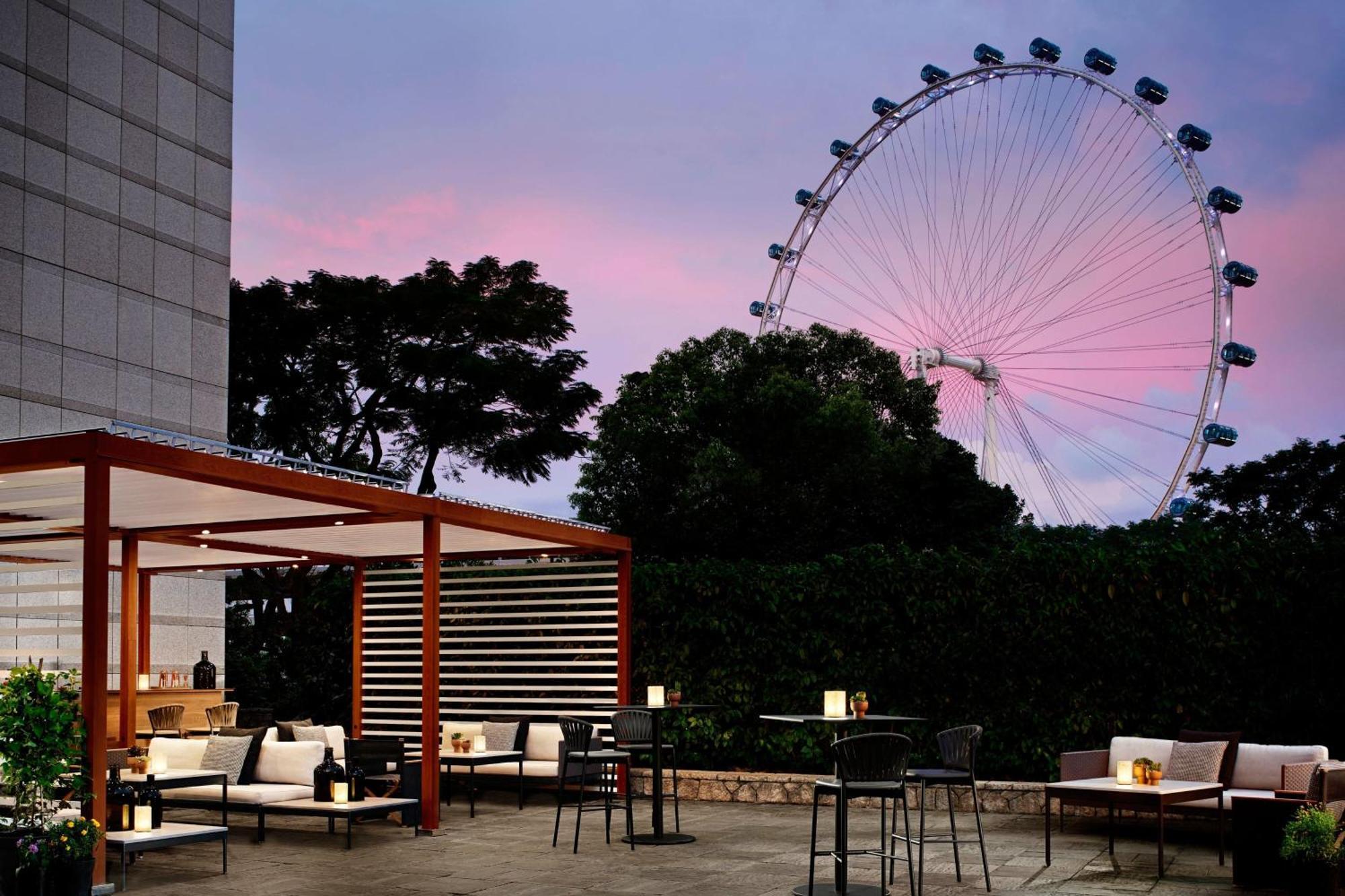 The Ritz-Carlton, Millenia Singapore Hotel Exterior photo